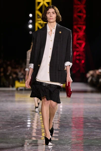 Look 30